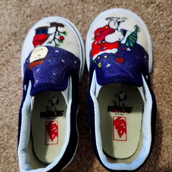 Limited addition Van's Peanuts Charlie Brown Christmas - Picture 3 of 5